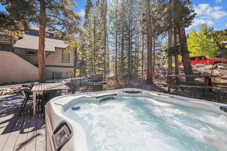 Experience Freeride Haus, a beautiful Breckenridge home with a private hot tub! House in Breckenridge