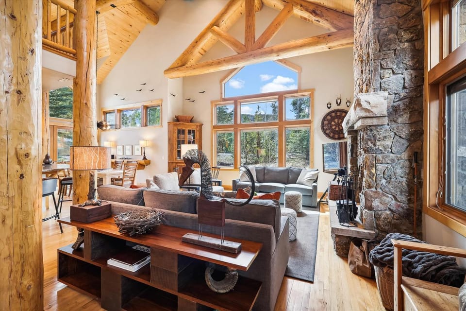 Frisco Fling-Frisco Ski Home, Hot Tub, Shuffleboard, Gourmet Kitchen, Sleeps 12 House in Frisco