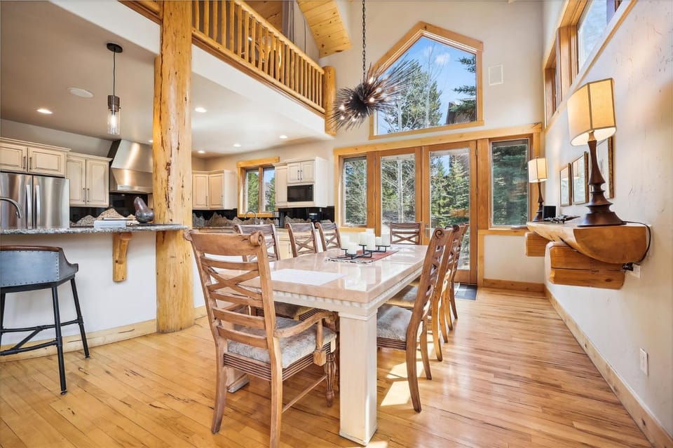 Frisco Fling-Frisco Ski Home, Hot Tub, Shuffleboard, Gourmet Kitchen, Sleeps 12 House in Frisco