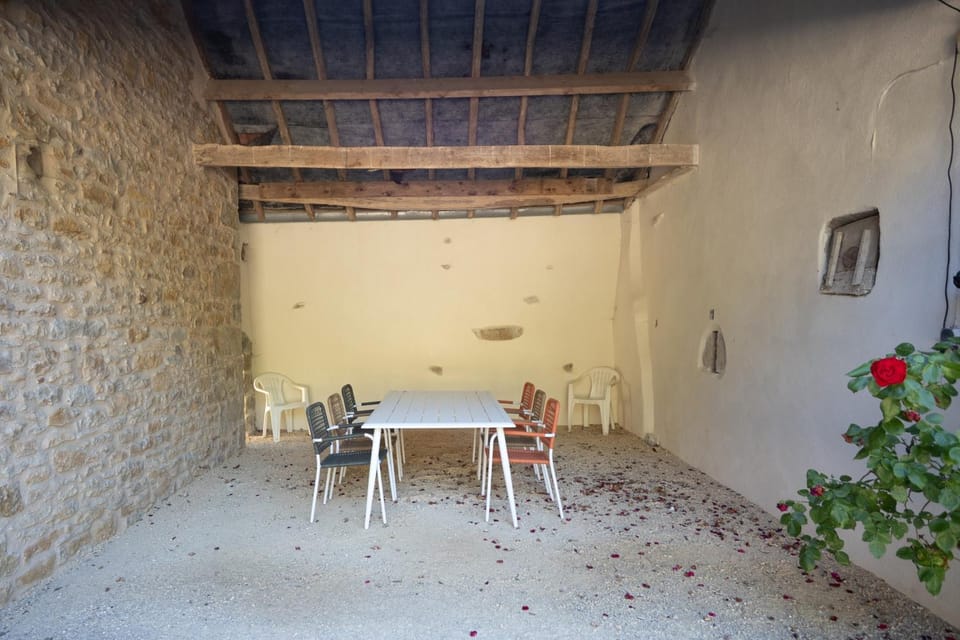 Patio, Dining area