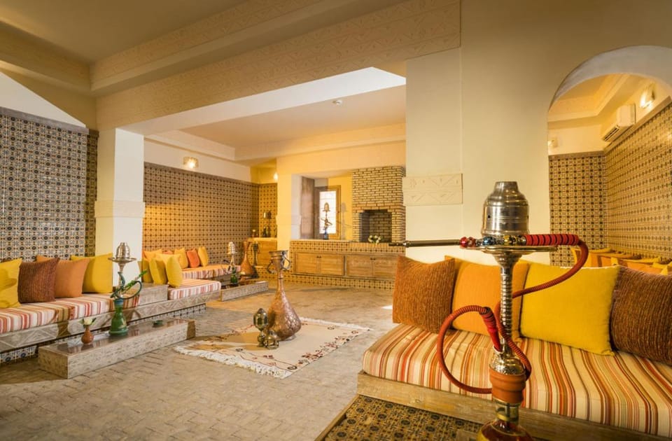 Coffee/tea facilities, Lounge or bar, Decorative detail