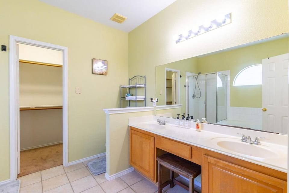 Home away Home House in Garland