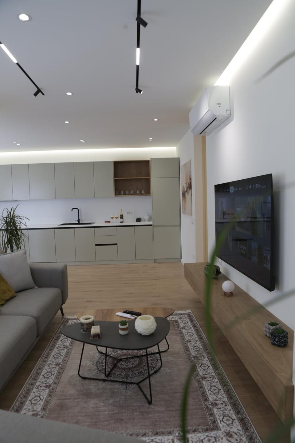 Kitchen or kitchenette, Living room, Seating area