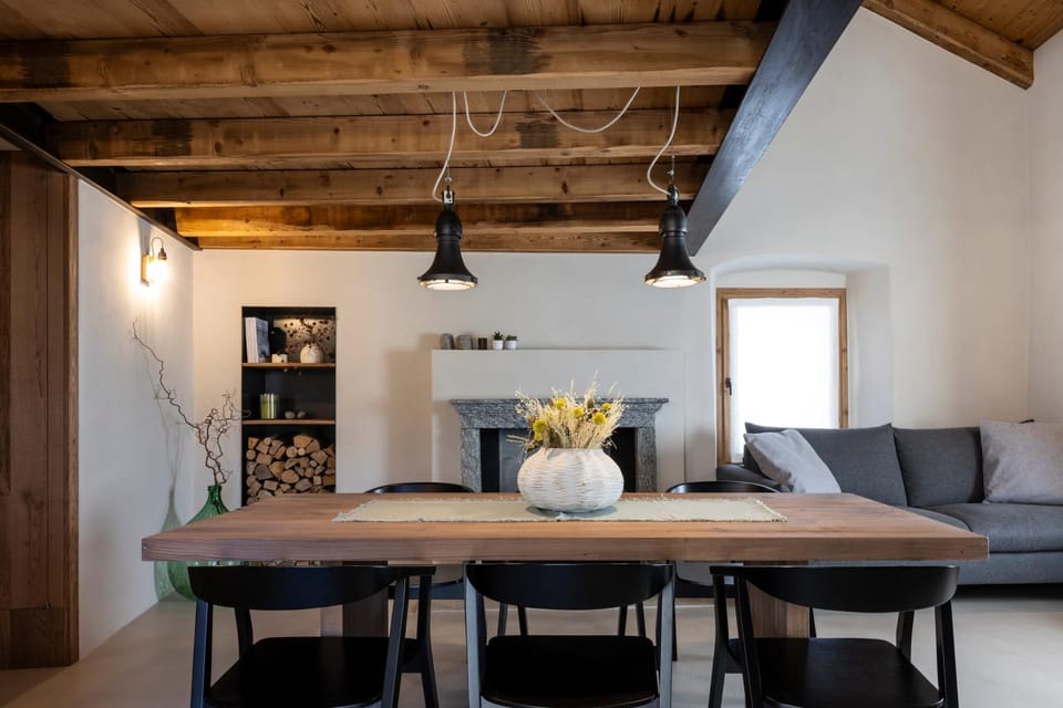 Living room, Dining area