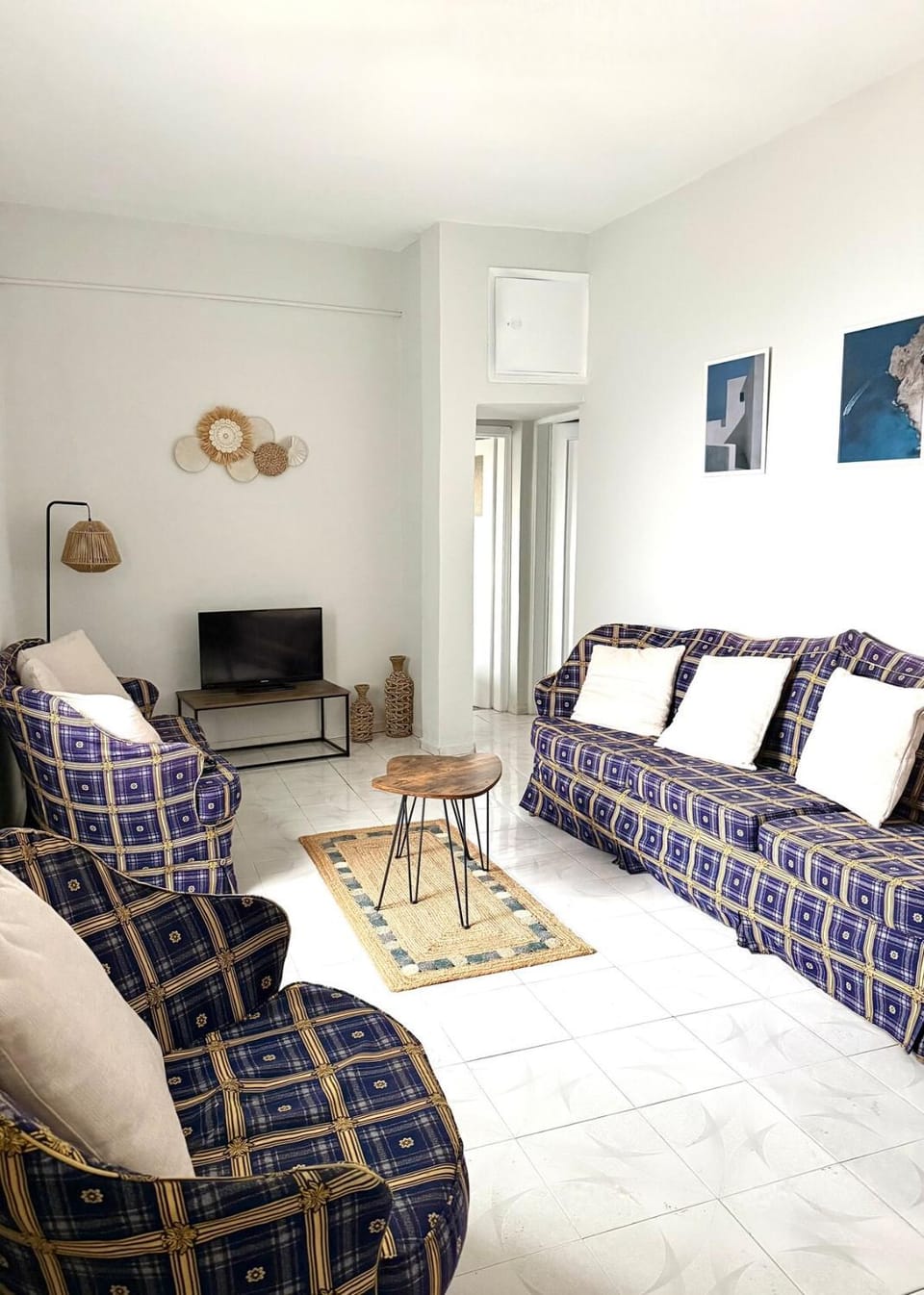 Communal lounge/ TV room, Living room, Seating area