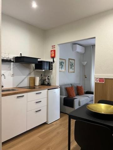 Charming and renewed 1 bedroom Apt in Campolide - 1D Apartment in Lisbon