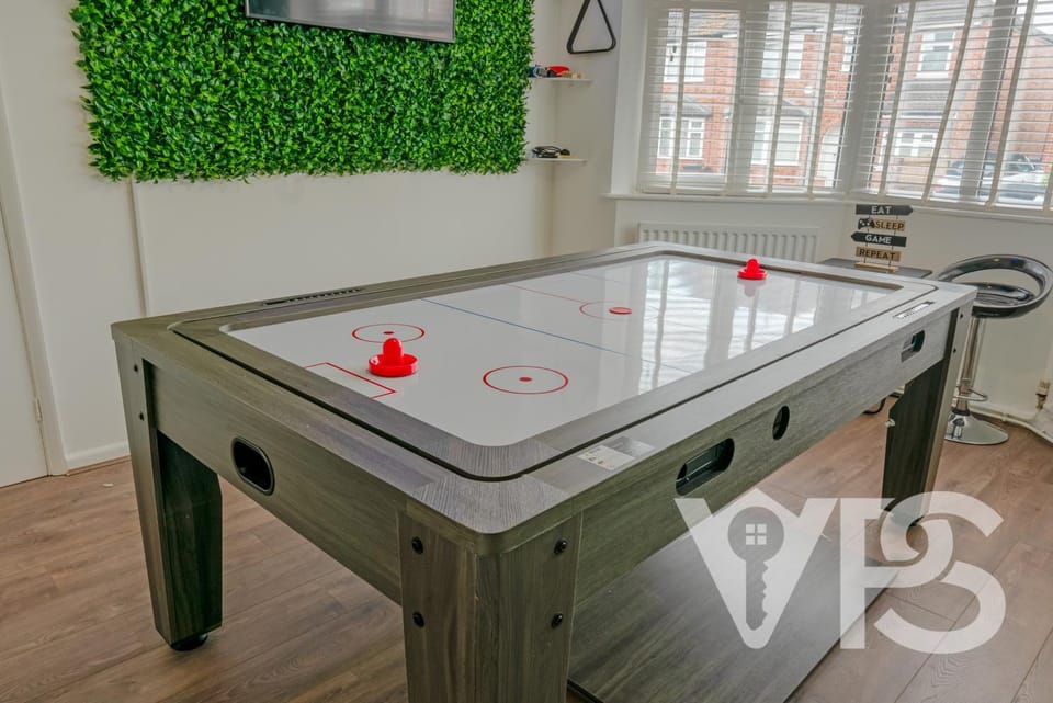 Game Room, Game Room, Family