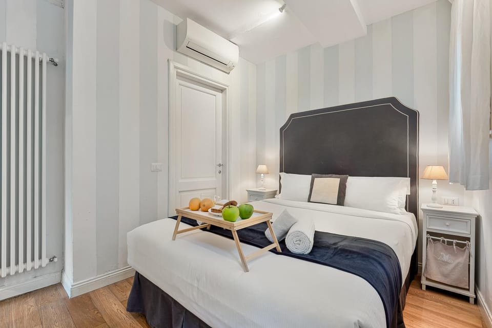 Bed, Bedroom, towels, air conditioner