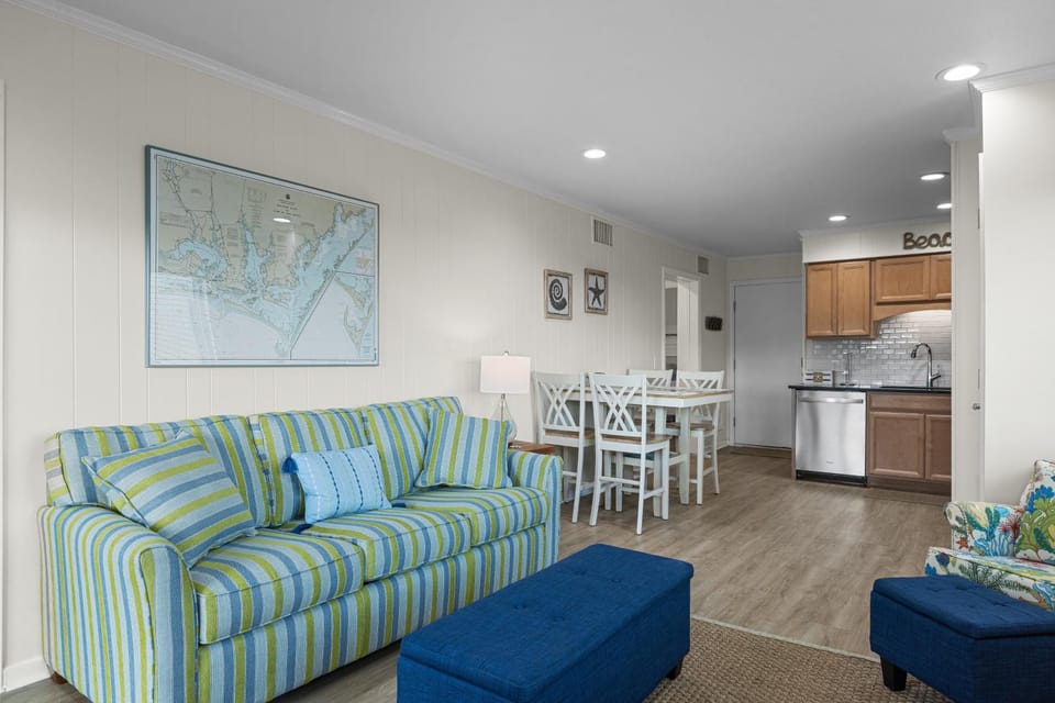 Beautifully remodeled oceanfront condo with lovely views, pool access & W/D House in Atlantic Beach