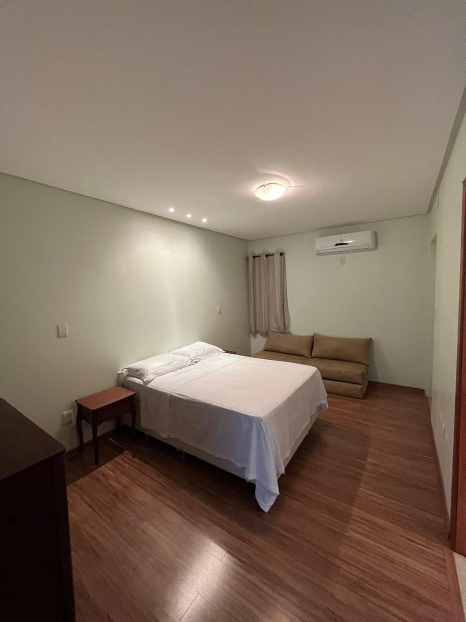 Suíte em sobrado próximo ao Autódromo Vacation rental in Goiania