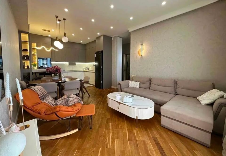 TV and multimedia, Kitchen or kitchenette, Living room