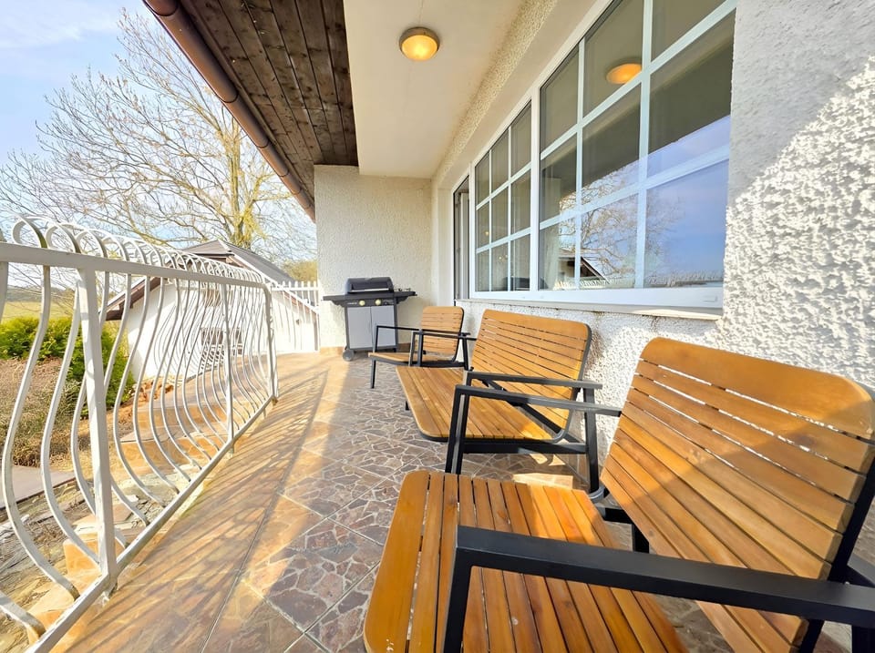 BBQ facilities, View (from property/room), Balcony/Terrace