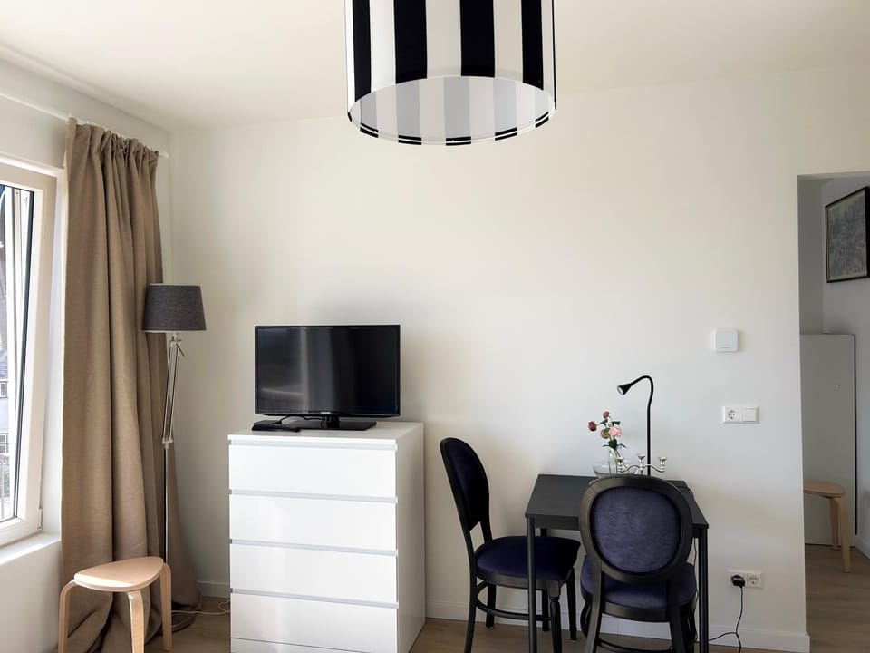 TV and multimedia, Living room, Dining area