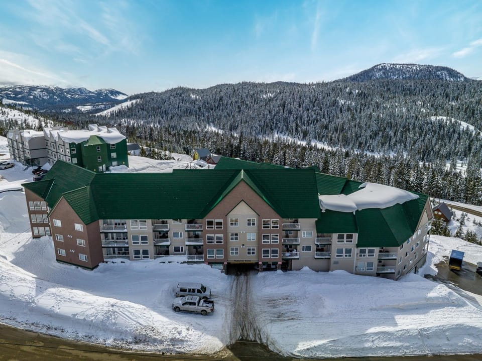 Hikers Paradise at Mount Washington Apartment in Vancouver Island