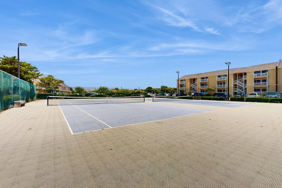 Perfect Beach Getaway With Ocean Views, Balcony, and community amenities House in Emerald Isle
