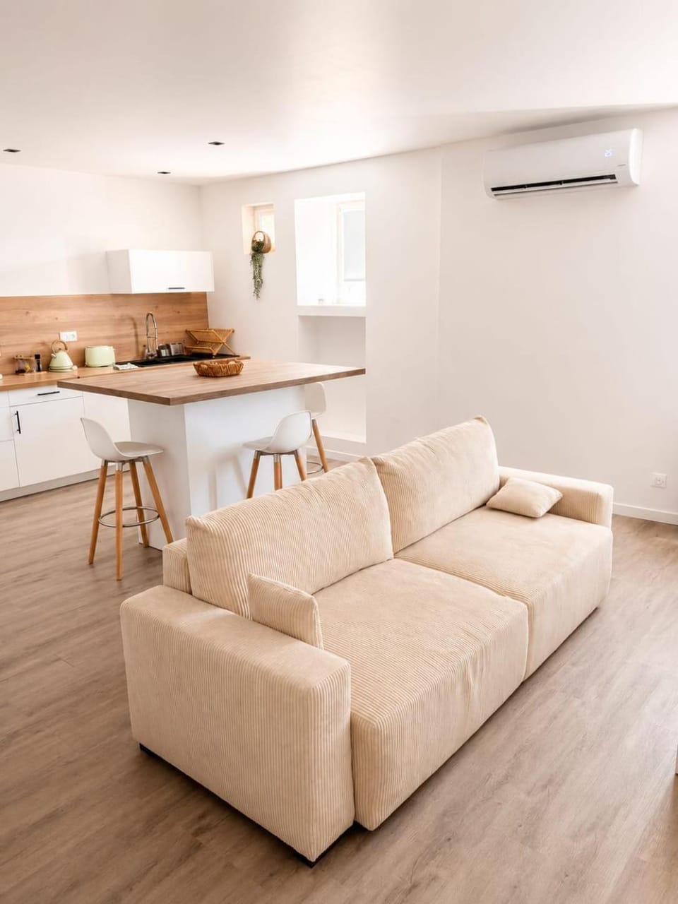 Living room, Seating area, kitchen, air conditioner