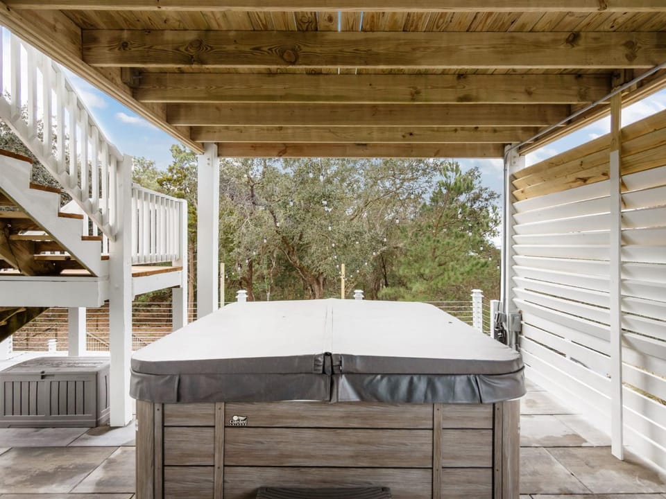 Sound view home with large deck and close proximity to the beach House in Indian Beach