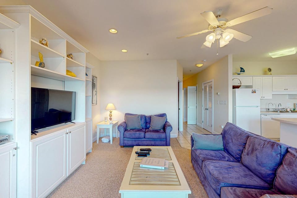 Charming Beach Condo with Sound Views, Full Kitchen, and WIFI House in Indian Beach
