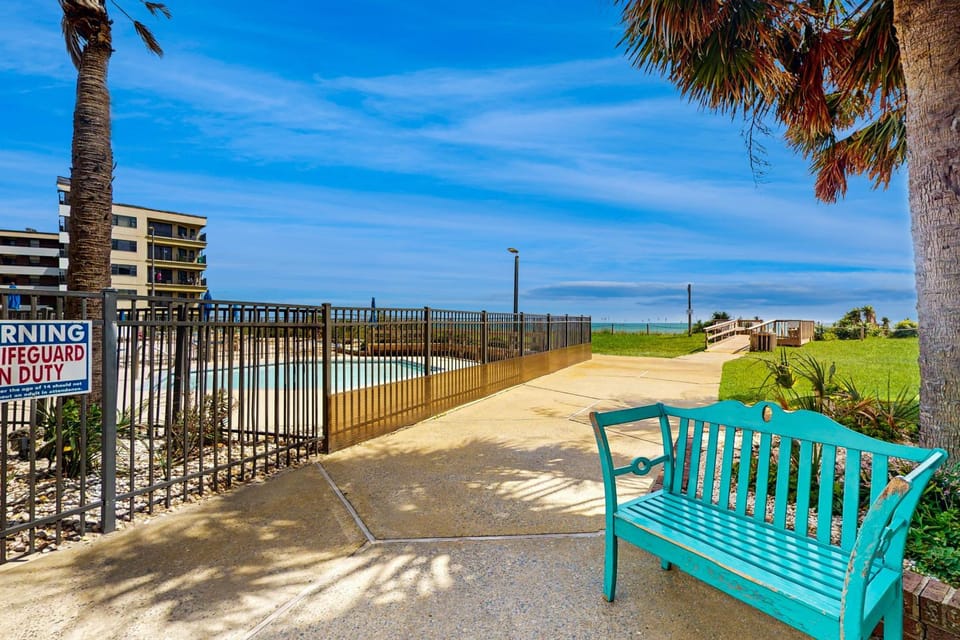 Oceanview condo with 4 pools & 2 hot tubs - steps to the beach House in Indian Beach