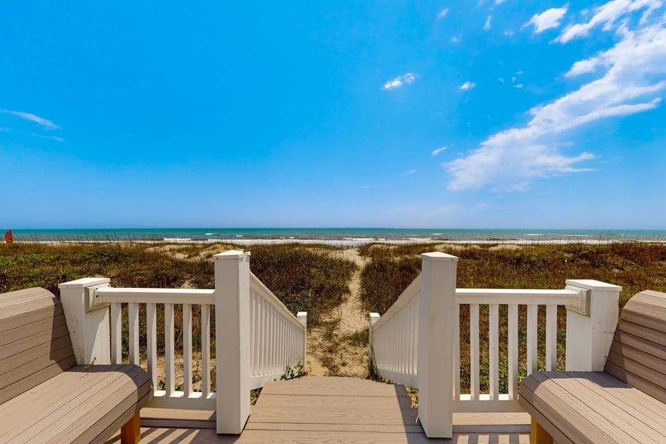 PK27 Ocean Splendor House in Pine Knoll Shores