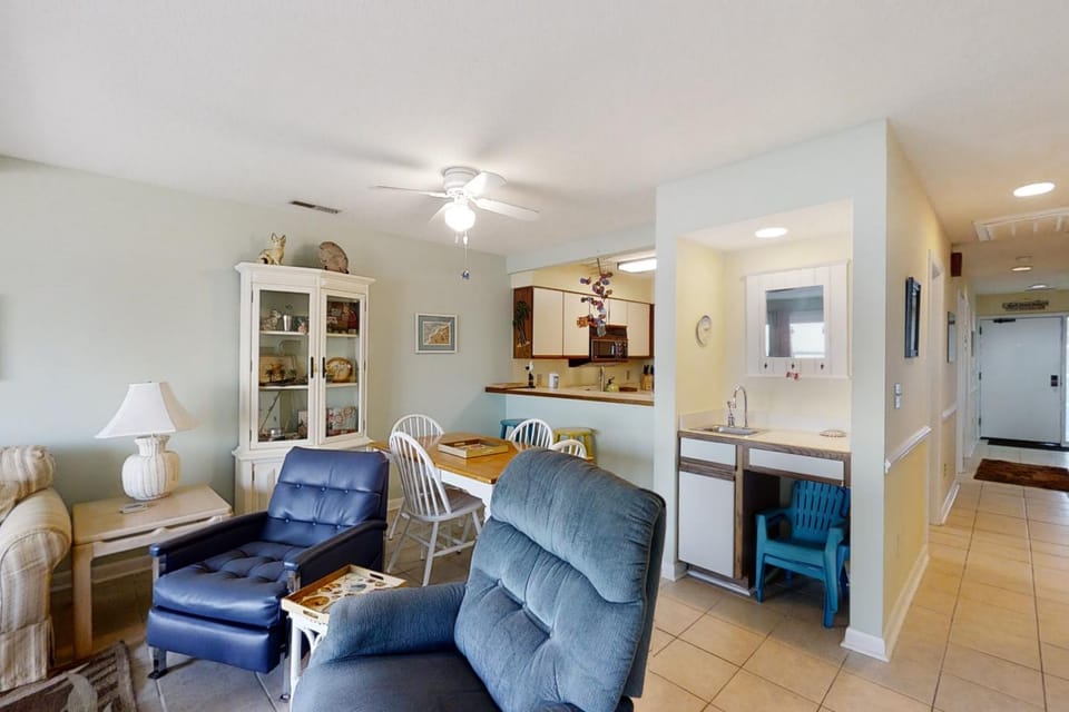 PKBSC02 Bogue Shore Club 208 House in Pine Knoll Shores