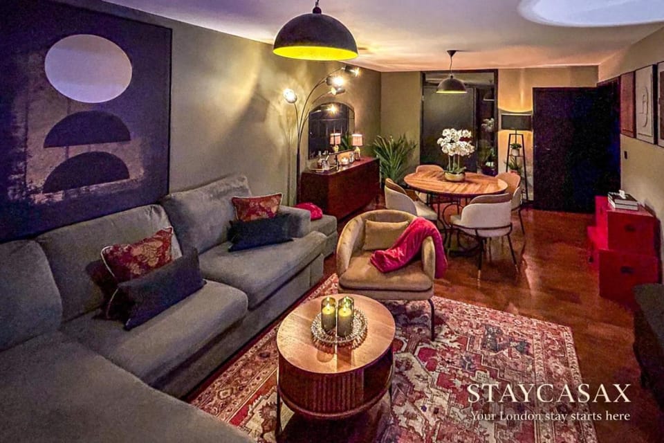 Designer Home in SE8 Near Greenwich & Attractions Apartment in London Borough of Southwark