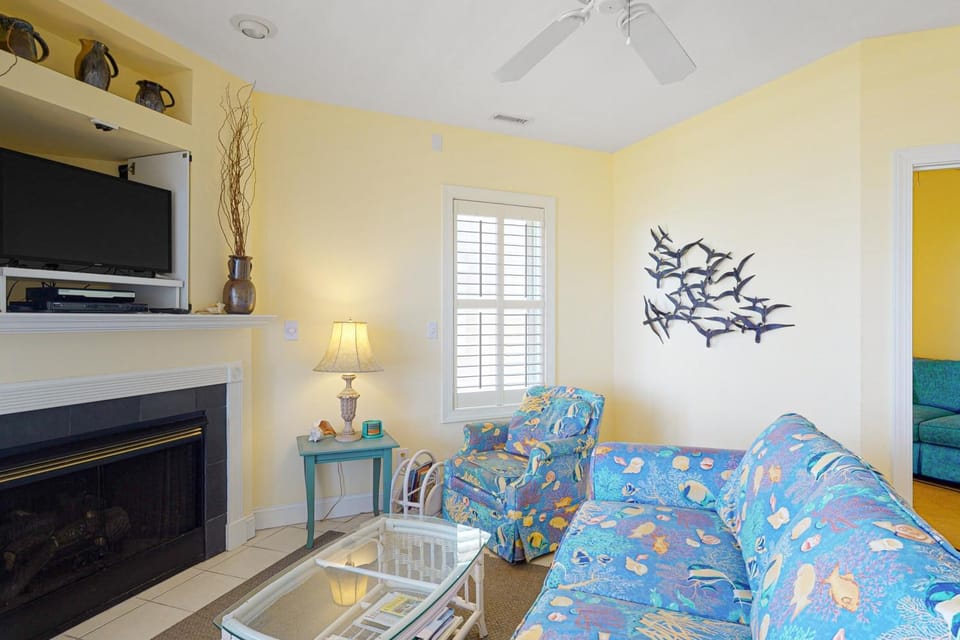 PKSH16 Shutters 301 House in Pine Knoll Shores