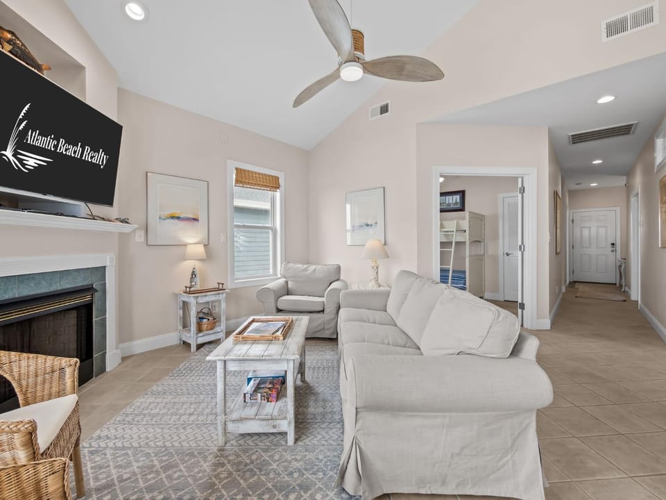 PKSH18 Shutters 303 House in Pine Knoll Shores