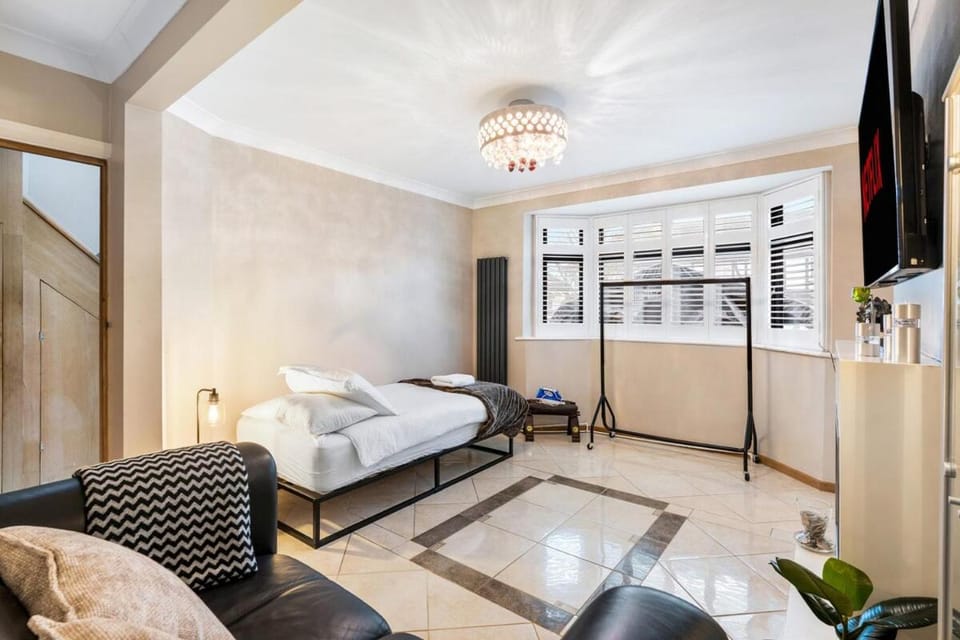 Living room, Photo of the whole room, Bedroom