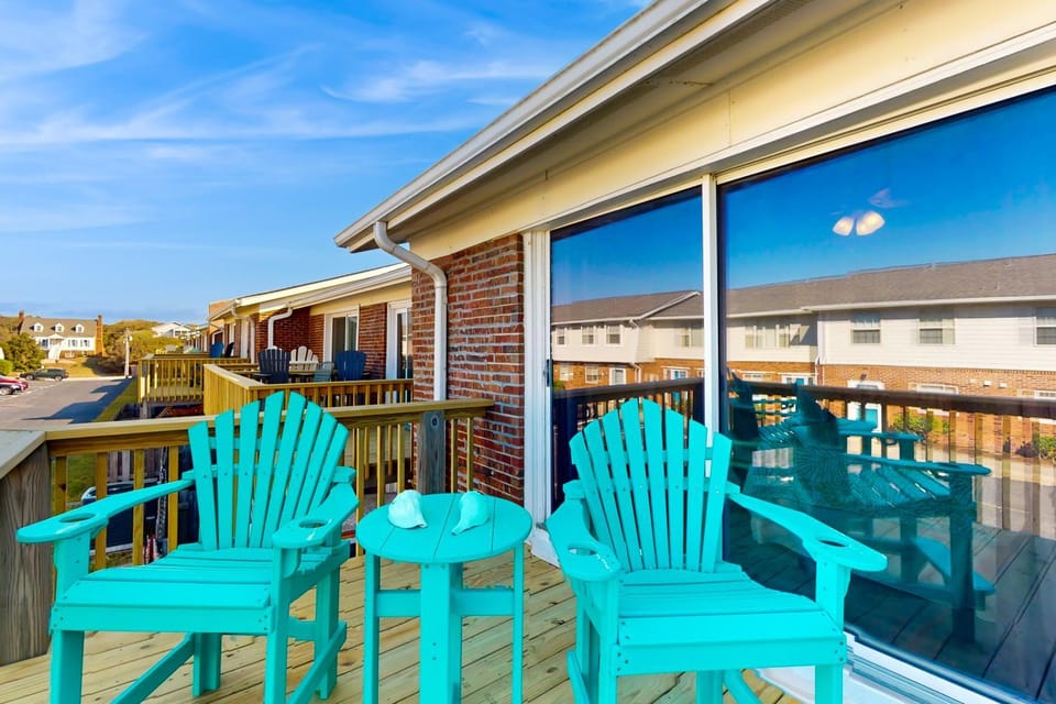 PKT11 A Step From the Beach House in Pine Knoll Shores