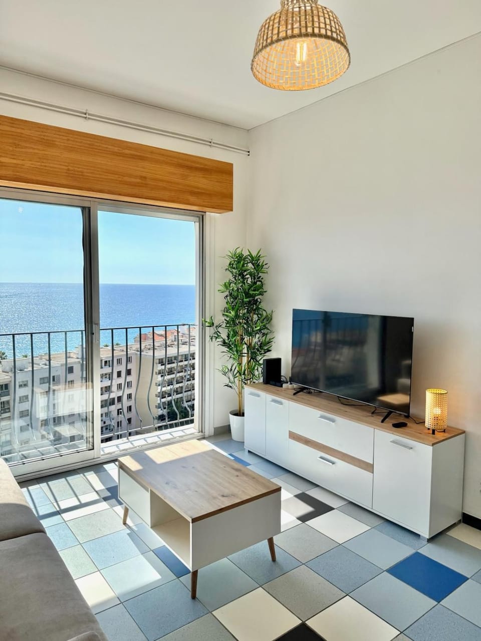 TV and multimedia, Sea view