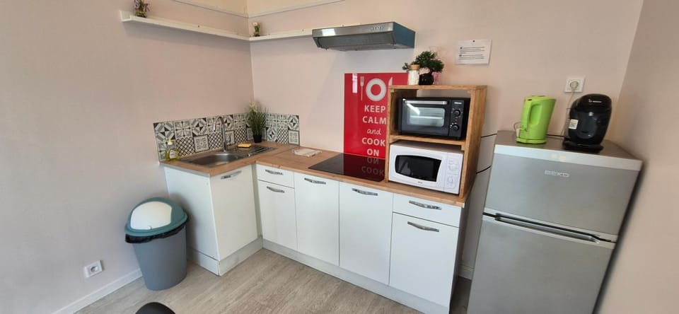 Appartement spacieux proche centre, 2ᵉ étage sans ascenseur, without lift Apartment in Epernay