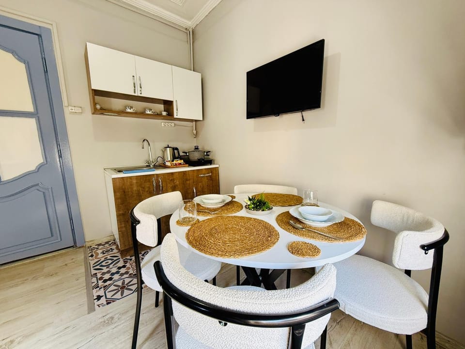 Cozy yellow home-2 Apartment in Istanbul
