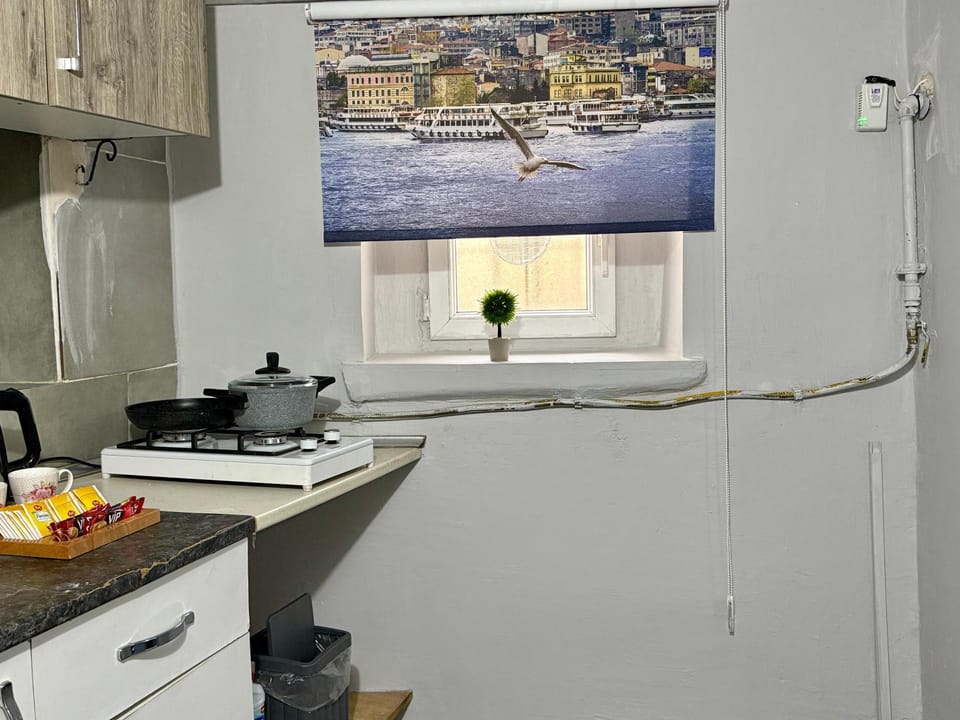 cozy yellow home -1 Apartment in Istanbul