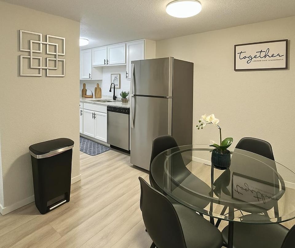 1-3 Dallas l FIFA READY l 5 Min from Love Field Apartment in Dallas