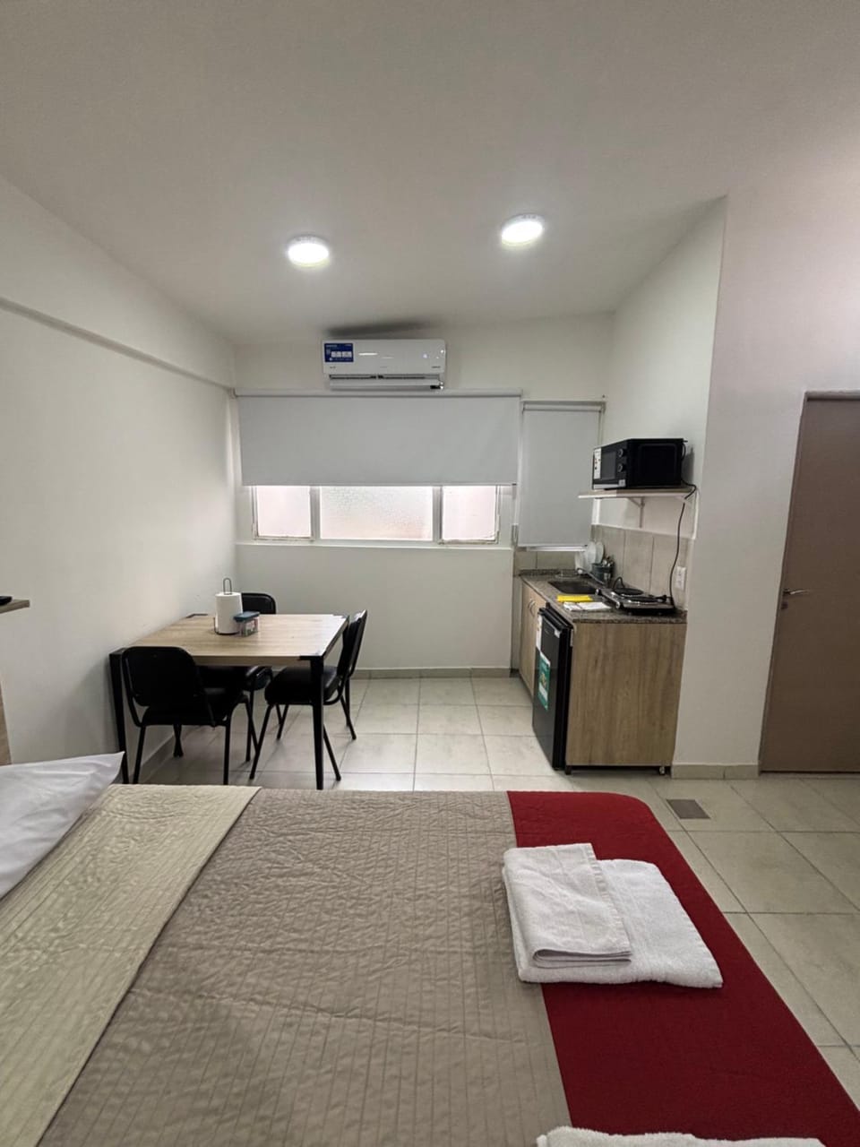 Dining area, kitchen