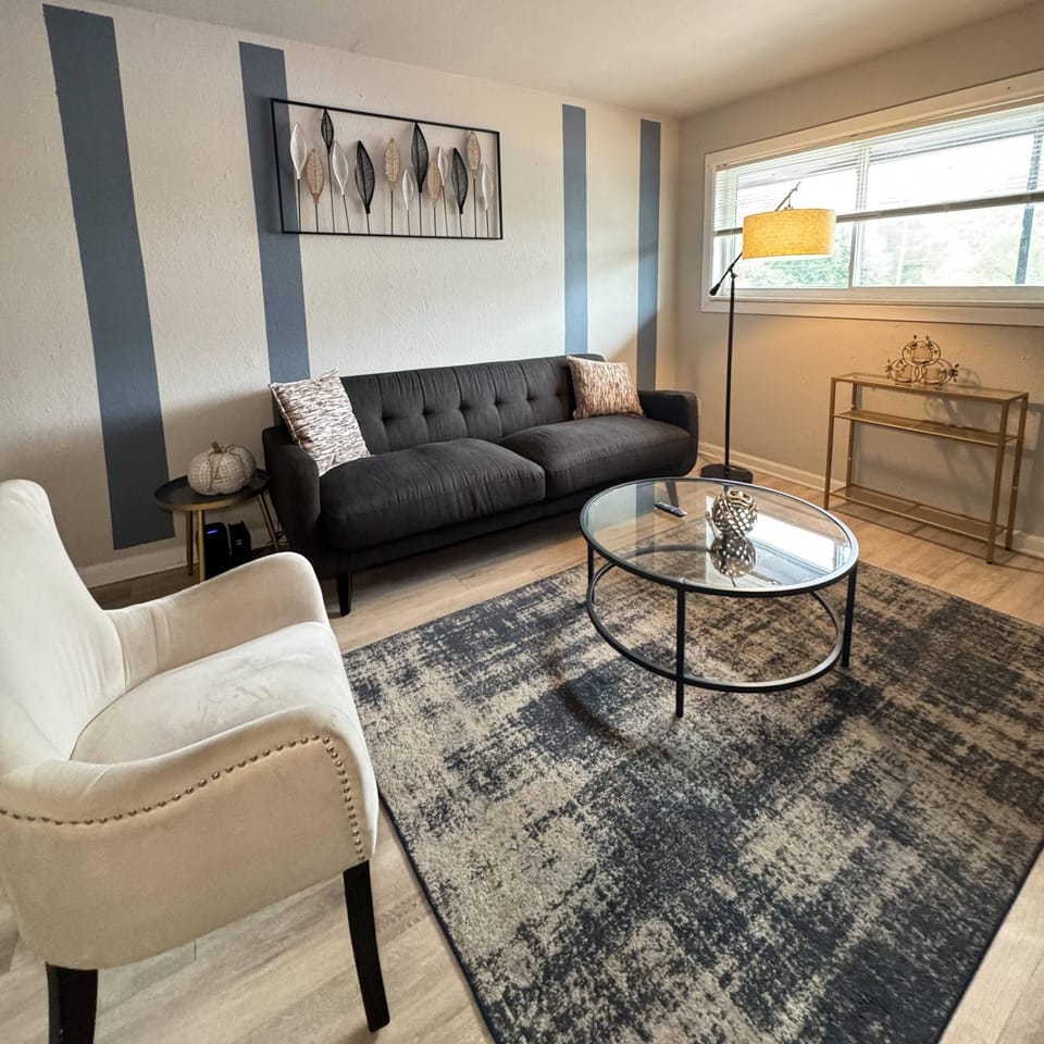 1-4 Dallas l FIFA READY l 5 Min from Love Field Apartment in Dallas
