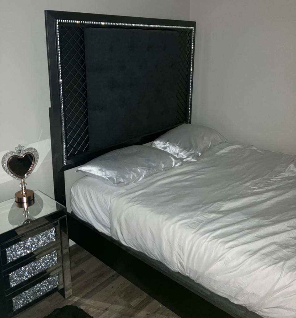 2000 a month rent Apartment in Dania Beach