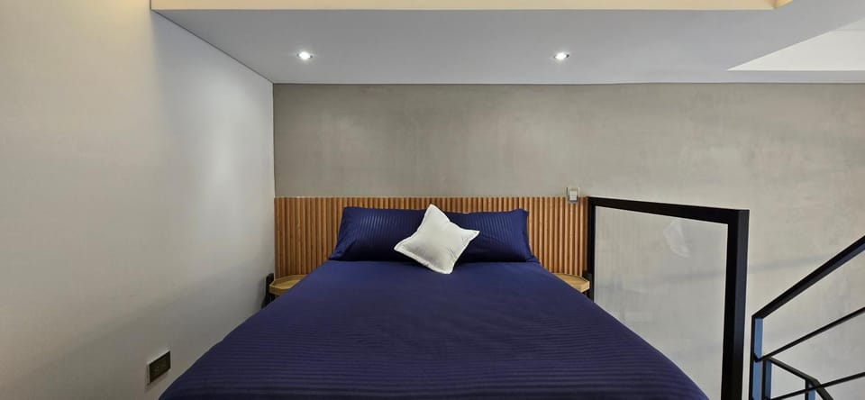SkyView Studio 402 Premium Level & Top Views Smart Check-in Apartment in Bogota