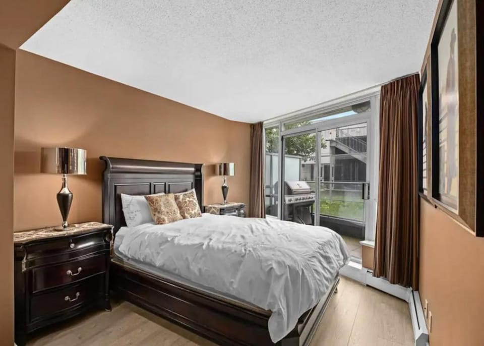 Hip Luxury Apartment - Best Downtown Location! Apartment in Vancouver