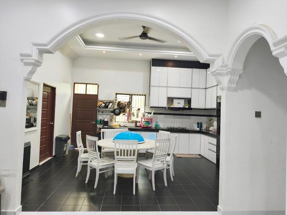 Kitchen or kitchenette, kitchen