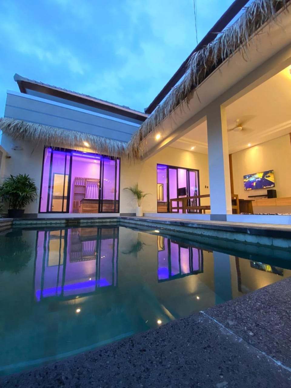 Swimming pool