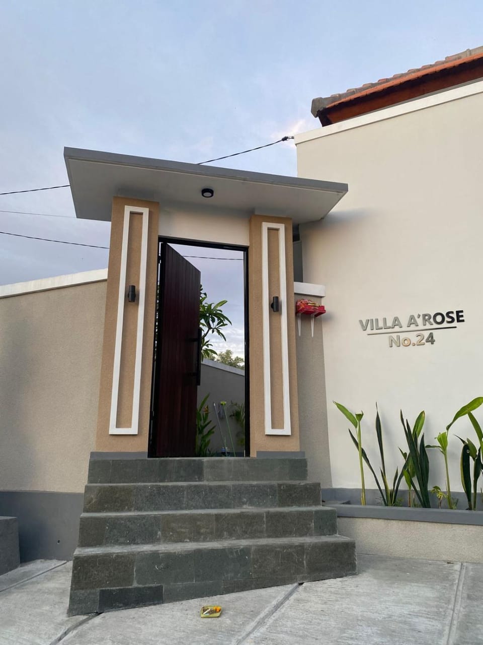 Facade/entrance