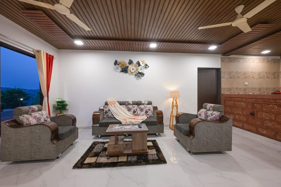 View (from property/room), Living room, Seating area