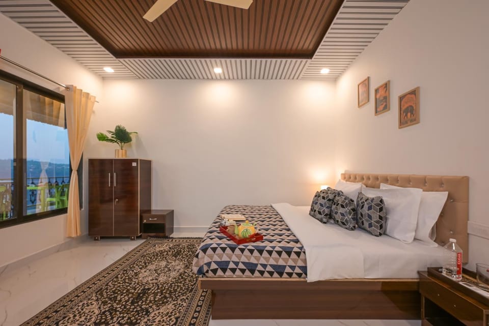 Bed, Photo of the whole room, Bedroom, wardrobe, air conditioner