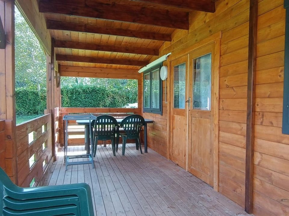 Chalet avec terrasse - 5 pers. - API-1-52-1982 Campground/ 
RV Resort in French Basque Country