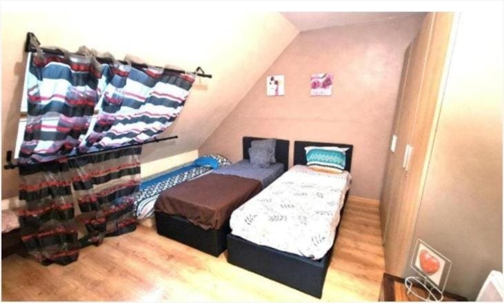 LA LUMINEUSE Suite 2 Chambres Spacieux avec Toilette et Salle de Bain Privée Vacation rental in Corbeil-Essonnes