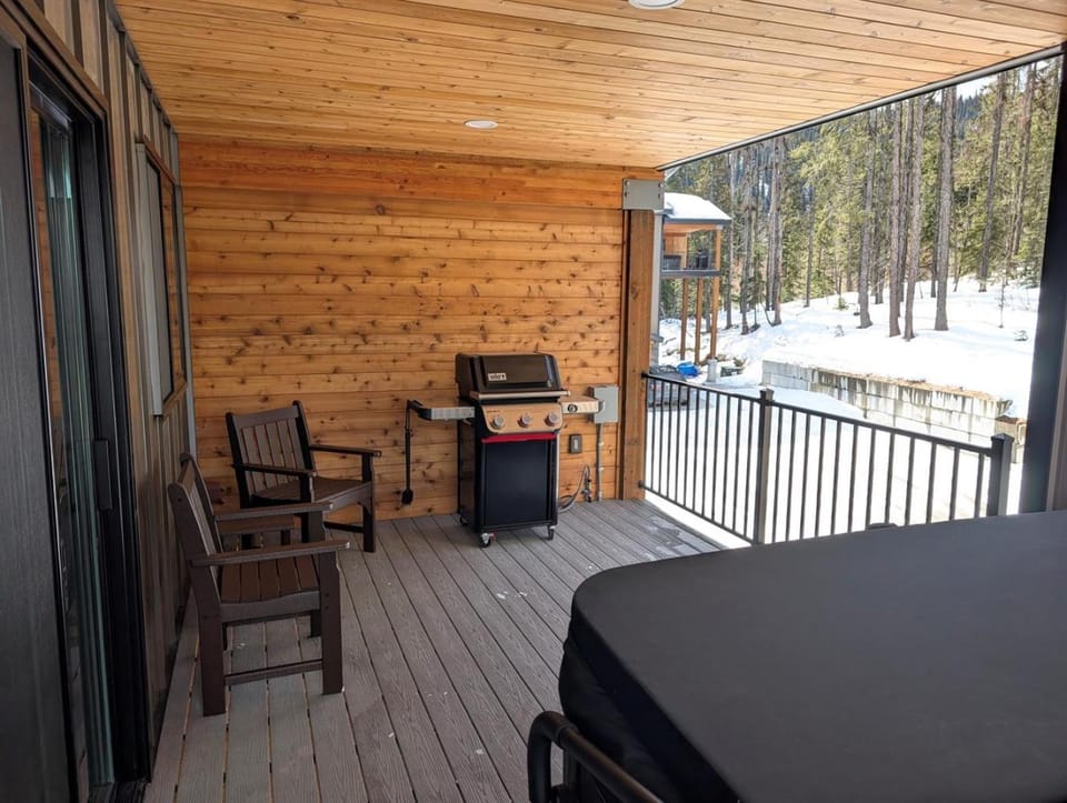 Day, BBQ facilities, View (from property/room), Balcony/Terrace, Seating area