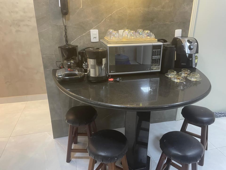 Coffee/tea facilities, Kitchen or kitchenette, oven, toaster