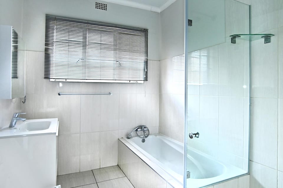 Bathroom, Bath